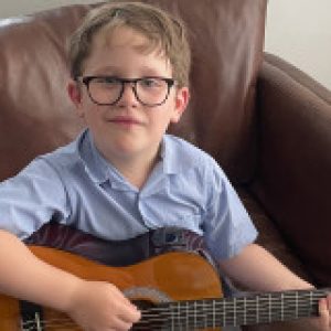 Profile photo of Oliver Hutchinson